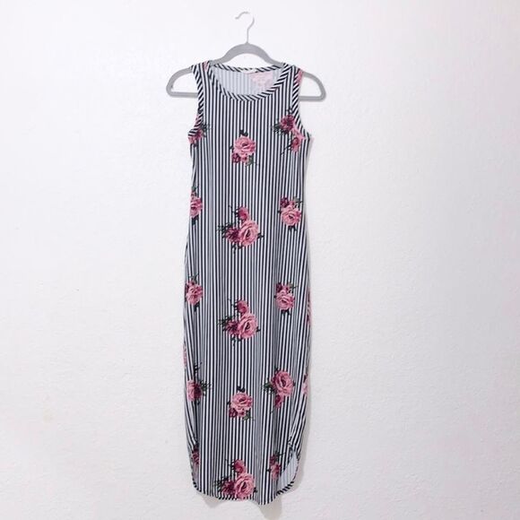 Black and white stripe maxi dress - Picture 1 of 16